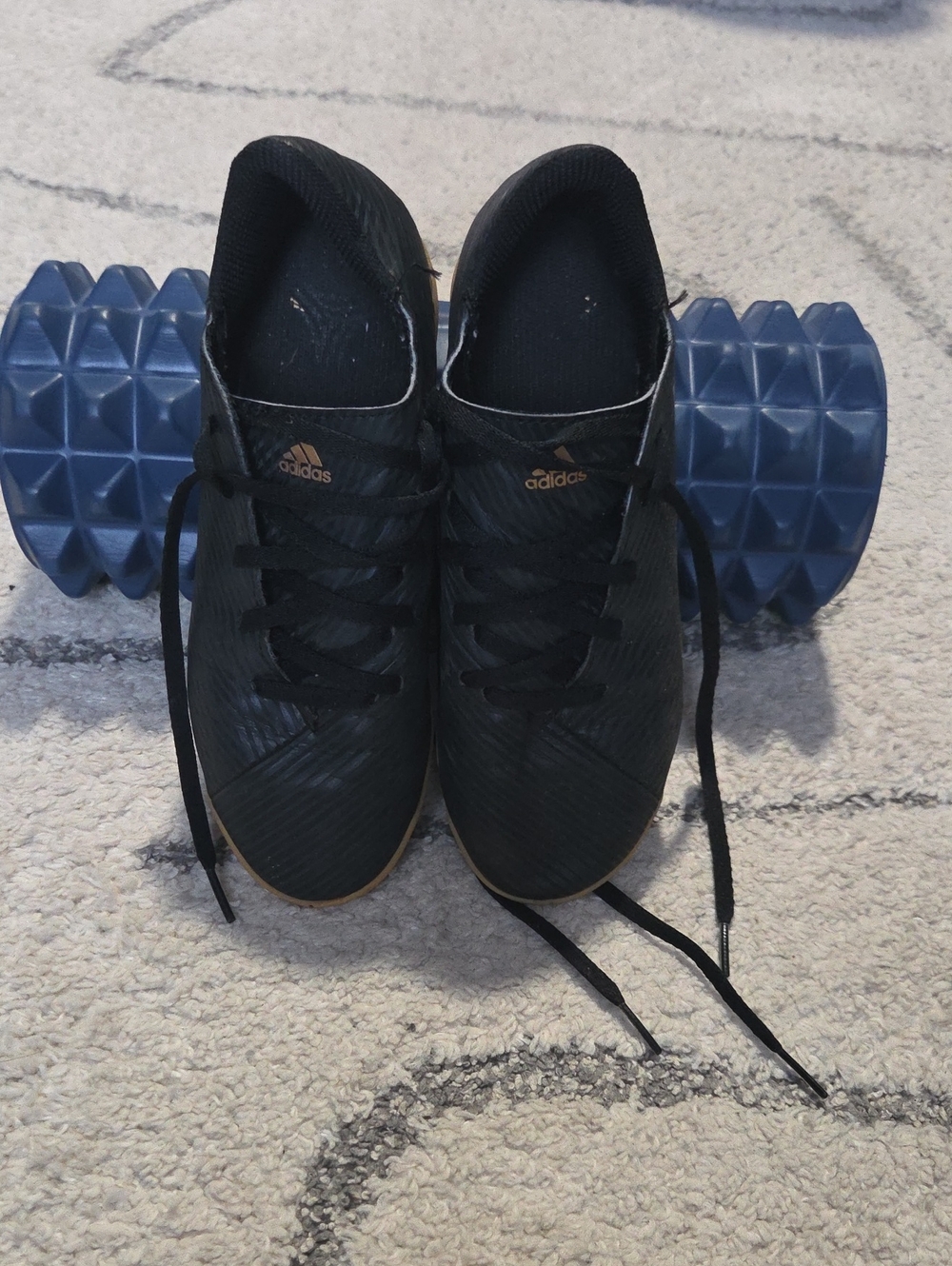 adidas Youth Black Indoor Training Shoes with Gold Logo Size Youth 4.5